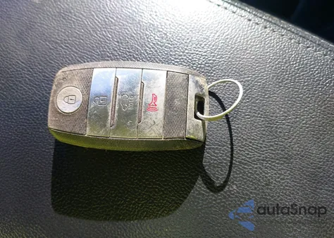 2017 Kia Sorento 2.4L Lx z USA, uszkodzony, nr VIN 5XYPGDA39HG326718